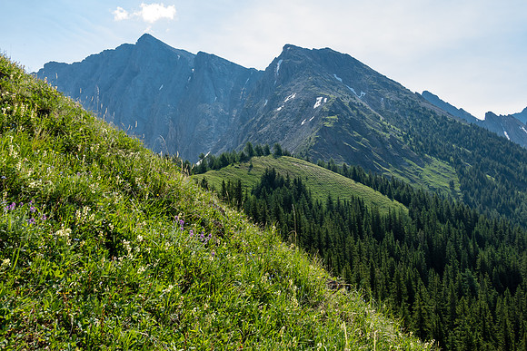 Views from the ridge to a south outlier of Sira (V9?)