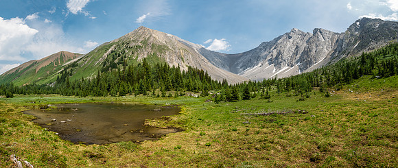 Lower Sira Tar with Sira rising above.