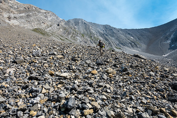 Hiking up rubble to the ledges.