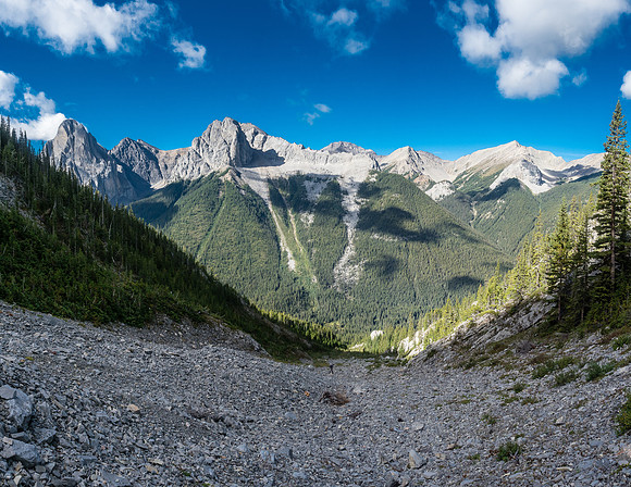 Looking back at Wietse and the big boulder from just below the choke point.