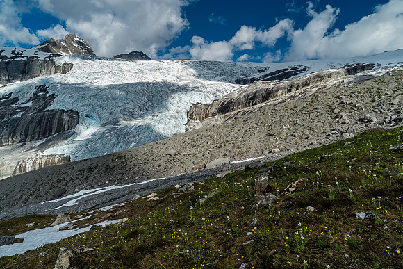 We approach a major terrain feature beneath the glacier - a large lateral moraine.