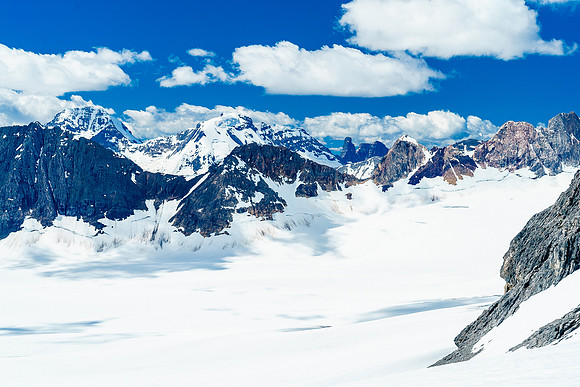 Impressive views west include La Clytte (L) and Lens Mountain (C-L).