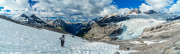 Using snow patches to avoid slabs which can be seen on the right side of the photo.