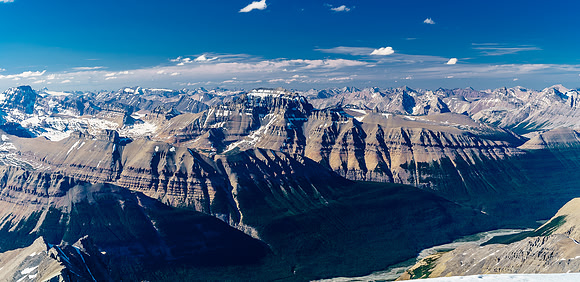 Mount Saskatchewan is a near-11,000er at foreground center with Mount Brazeau, Mount Poboktan, Cirrus and Stewart showing up at distance.