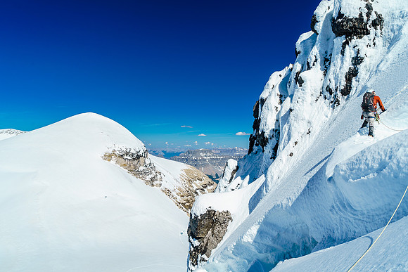 There is serious exposure to the bergschrund on the east face.