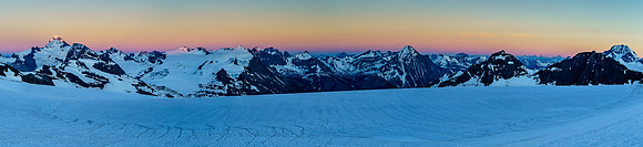 A sublime sunset just before we have to regain height to the Lyell Hut.