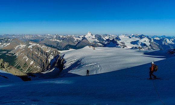 Descending the first part of the Rudolph / Edward col towards the main Lyell Icefield below.