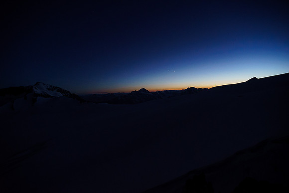 Darkness sets in as we finish a LONG 18 hour day at the Lyell Hut.