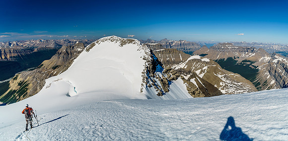 Descending Edward Peak towards Rudolph Peak with Arctomys just visible at far right and Willerval right of center.