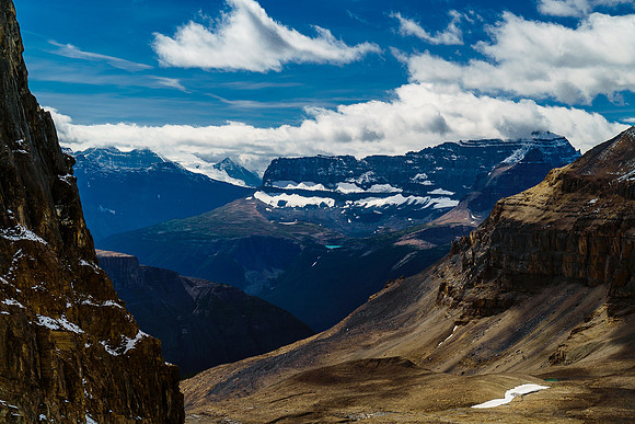 Stunning views towards Warwick Mountain over the SE shoulder of Mount Alberta from the hut.