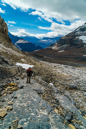 The terrain right under the hut was surprisingly difficult - certainly no simple walk due to slabs and loose rock.