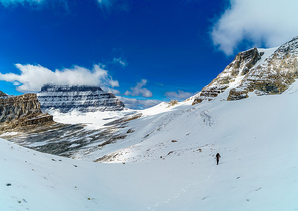 Traversing the glacier on the north side of Woolley - there are holes in here.