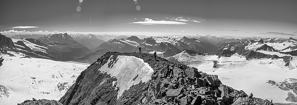 The summit ridge of Mount King Edward.