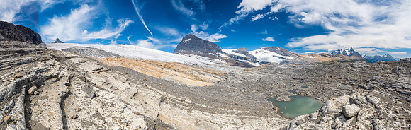 The rock garden before the glacier.