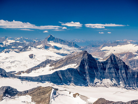 One of Ben's remaining 4 11,000ers - Mount Tsar rises to the west.