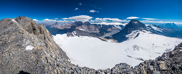The summit ridge of Mount King Edward.