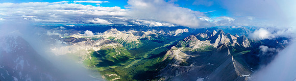 Views over Burstall Pass and down the Spray River. All other peaks look puny!