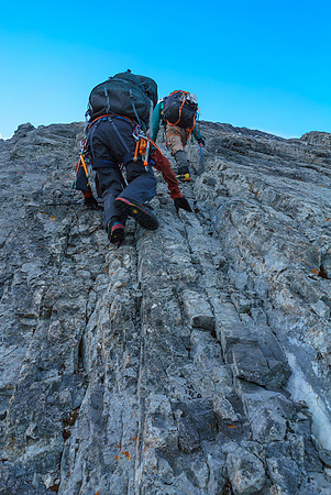Look at all that SOLID rock!! This is a low 5th class section of the ridge but a reasonably solid section.