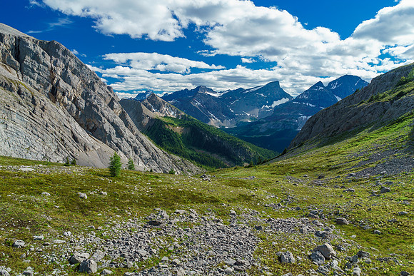 This is the section where the old 11,000ers book recommended going around the spur, visible at left here.
