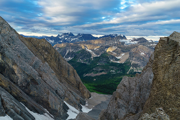 Sublime views off the west ridge looking south west towards the Royal Group. King George is in the clouds at this point.