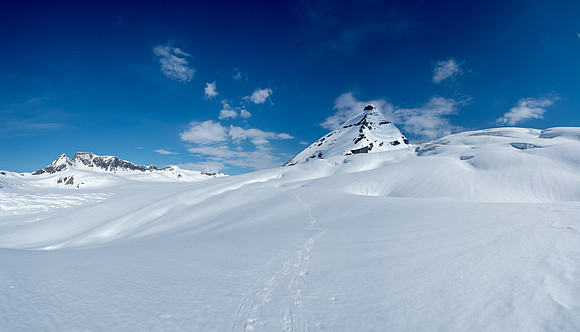 Sigh. A beautiful peak and a beautiful area but I sure would have preferred to get the peak this time rather than come back yet again. Especially on such a gorgeously clear day!