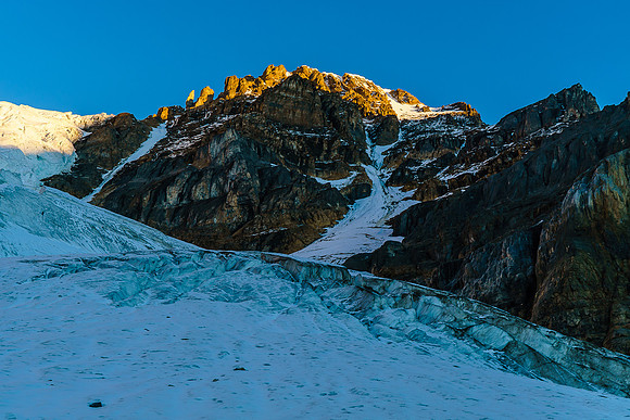 Now the two couloirs are visible, with the rock face between them.