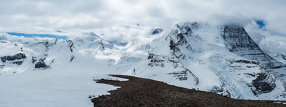Robson looms over everything here - making even 11000ers look small!