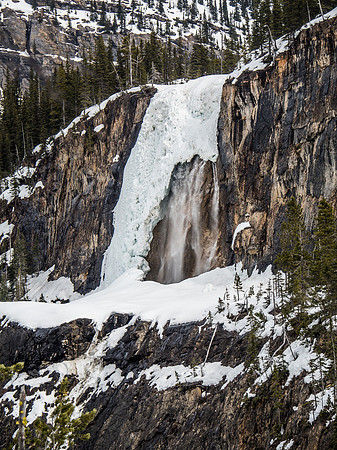 Emperor Falls is not looking that impressive today.