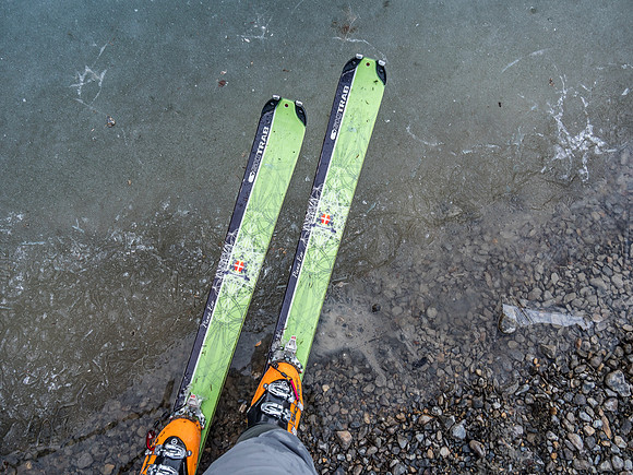 Maybe skinning across Kinney Lake isn't a great idea. Maybe if we go fast enough?