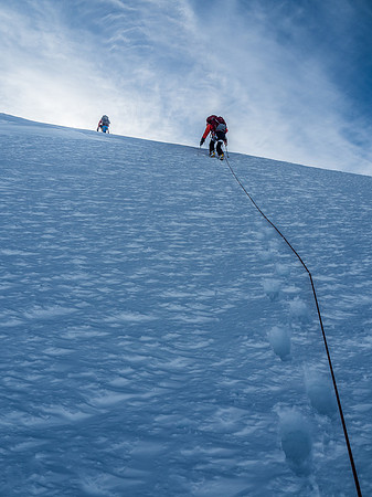 There are some surprisingly steep rolls on the summit ridge of Resplendent.