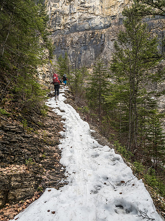 Starting the steep grunt up the Emperor Hill on very marginal snow.