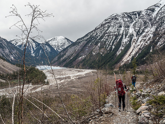 Descending the Whitehorn Hill towards Kinney Lake at left.