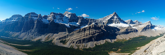 The incredible Cirrus Ramparts stretch from Cataract Pass (R) down to Pinto Lake (L OOS).