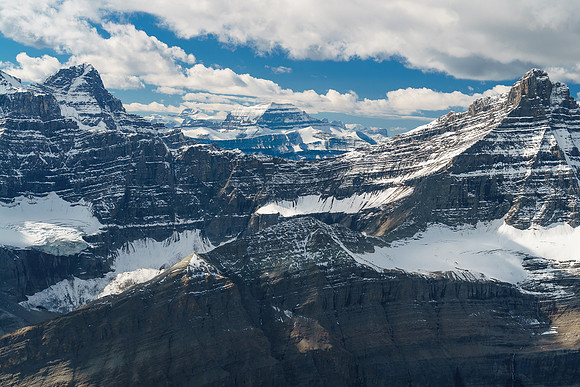 Striking views to the Cirrus Ramparts.