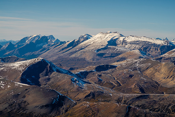 Flat Ridge in front of Poboktan.