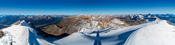 Views from Jonas Pass (L) to Brazeau River, David Thomson Country and the White Goat Wilderness (R).