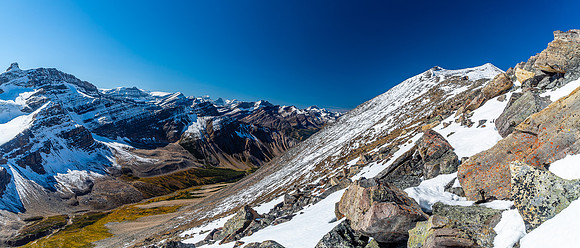 Still a long way to go to the summit (R).