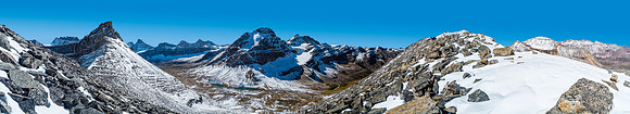 The south ridge of Willis stretches a few kilometers to the right. Guardgoat L Afternoon R.