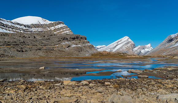 Nearing the end of valley and start of the Brazeau River.