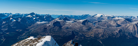 View north to Sunwapta, Waterfall Peaks, Le Grande Brazeau, Flat Ridge and Poboktan (R).