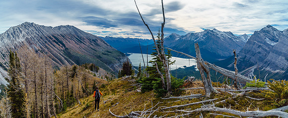 Cool scenery on the ridge, just before cutting over to skier's right and descending.