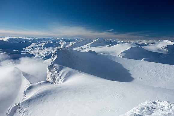 Sublime views towards Des Poilus (C) and Collie (R).