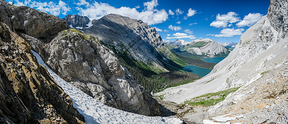 Hiking back down from the headwall (L) to Hidden Lake (R).