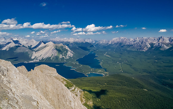 Looking north off the ridge towards Kananaskis Lakes.