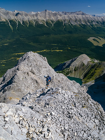 Back on the lower NE ridge - still a "no slip" zone.
