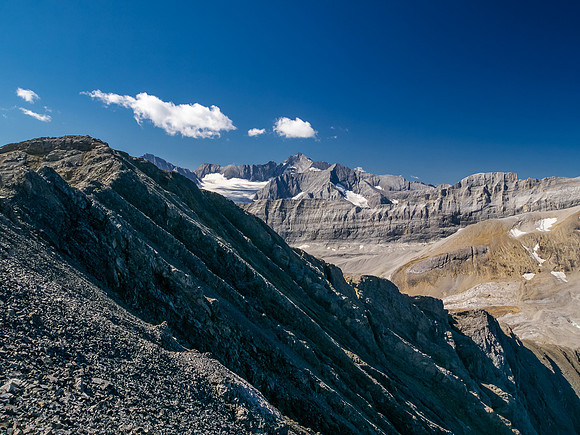 On easy summit slopes now.