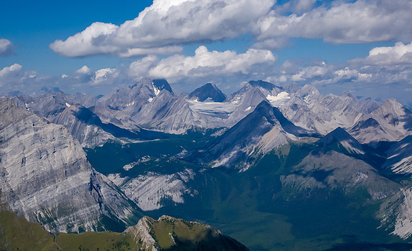 Telephoto over Putnik (L) and Nomad (R) towards the Haig Icefield with Sir Douglas in cloud.