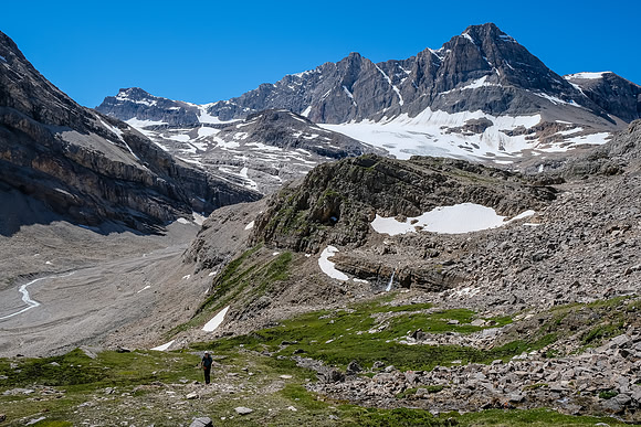 Ascending grassy ledges to the valley leading to Mount Augusta. Views back to Clearwater.