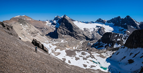 Descending to the col.