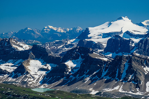 Mount Hector (R).